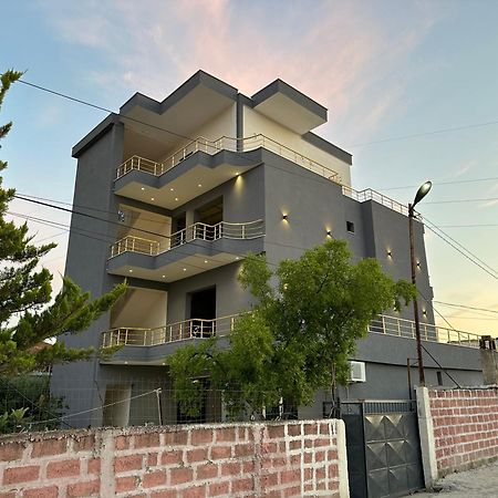 Mico'S Apartments Vlorë Extérieur photo