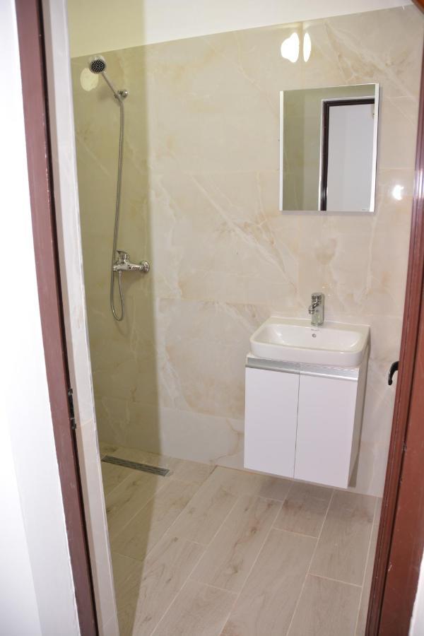 Mico'S Apartments Vlorë Extérieur photo