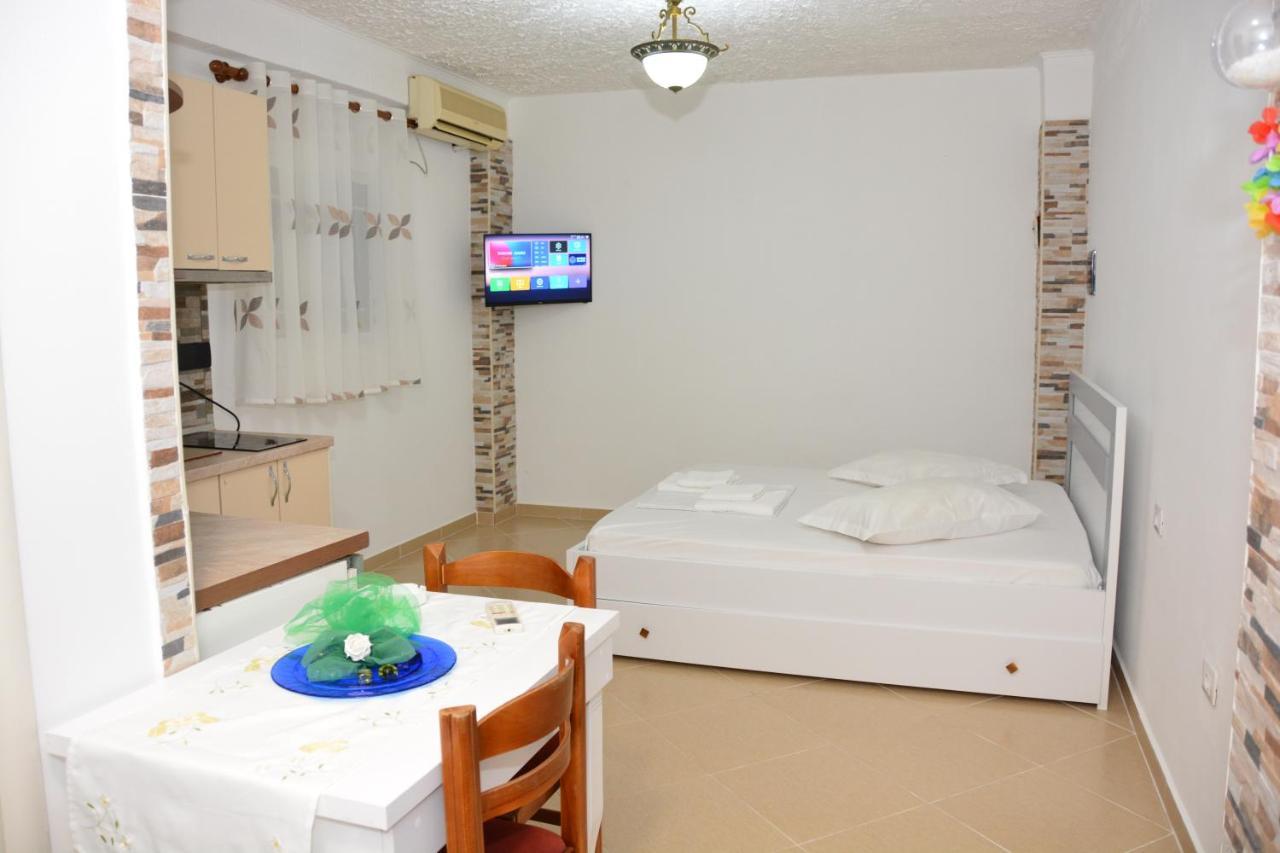 Mico'S Apartments Vlorë Extérieur photo