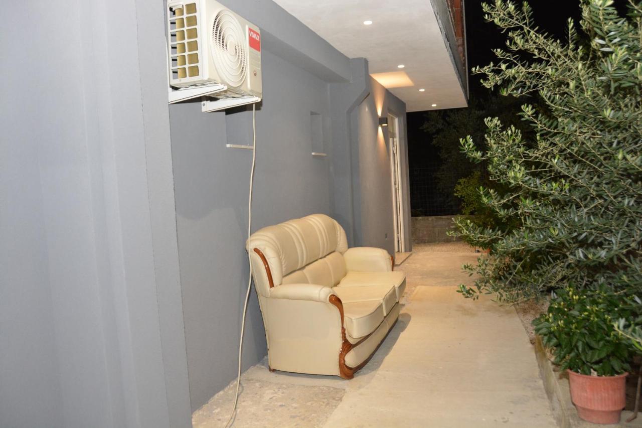 Mico'S Apartments Vlorë Extérieur photo