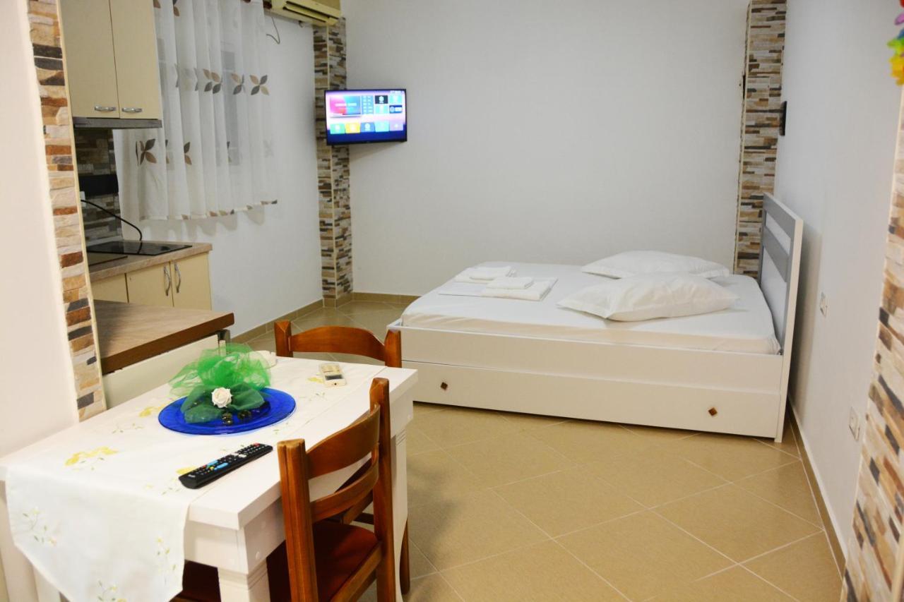 Mico'S Apartments Vlorë Extérieur photo