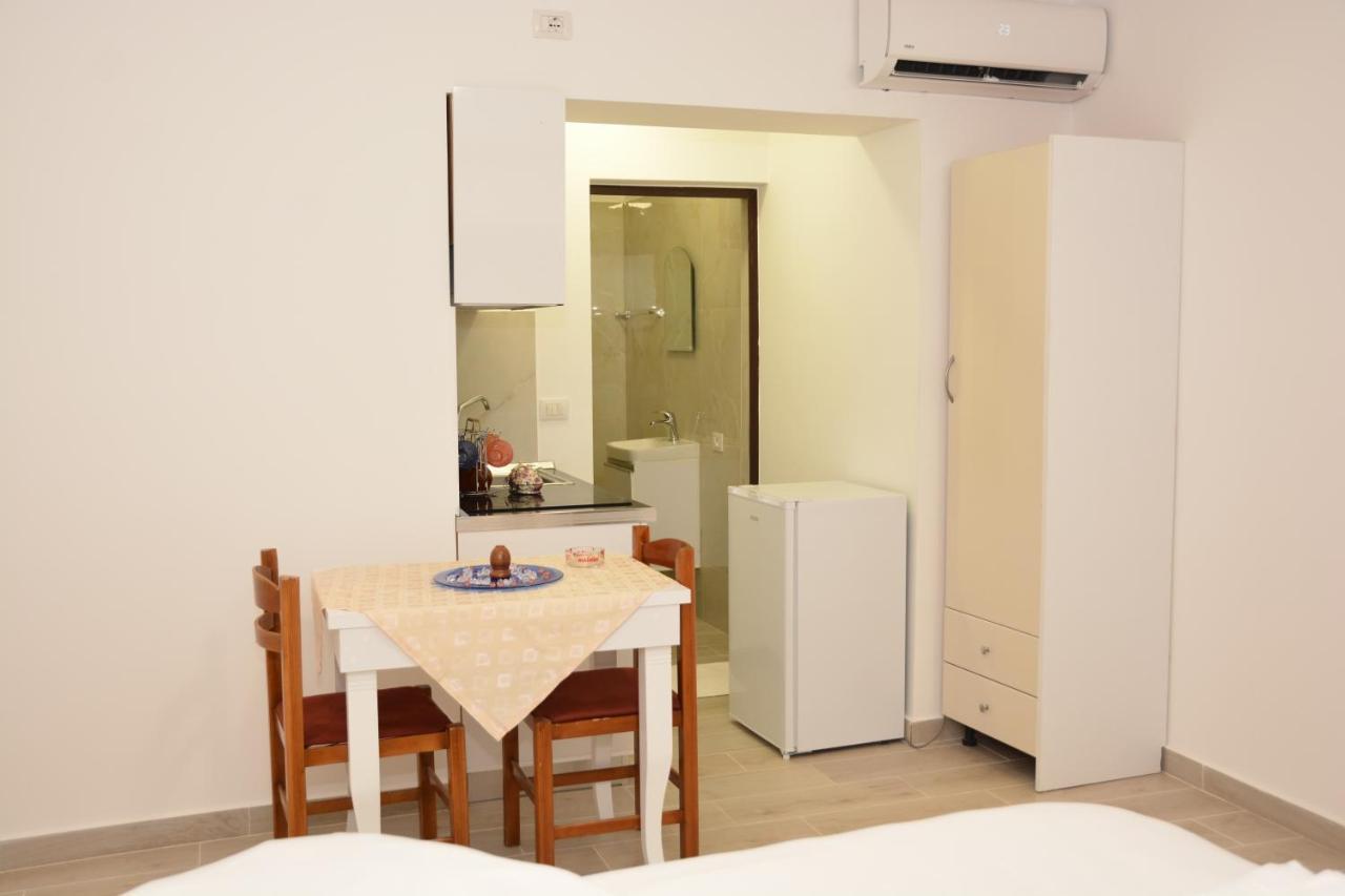 Mico'S Apartments Vlorë Extérieur photo