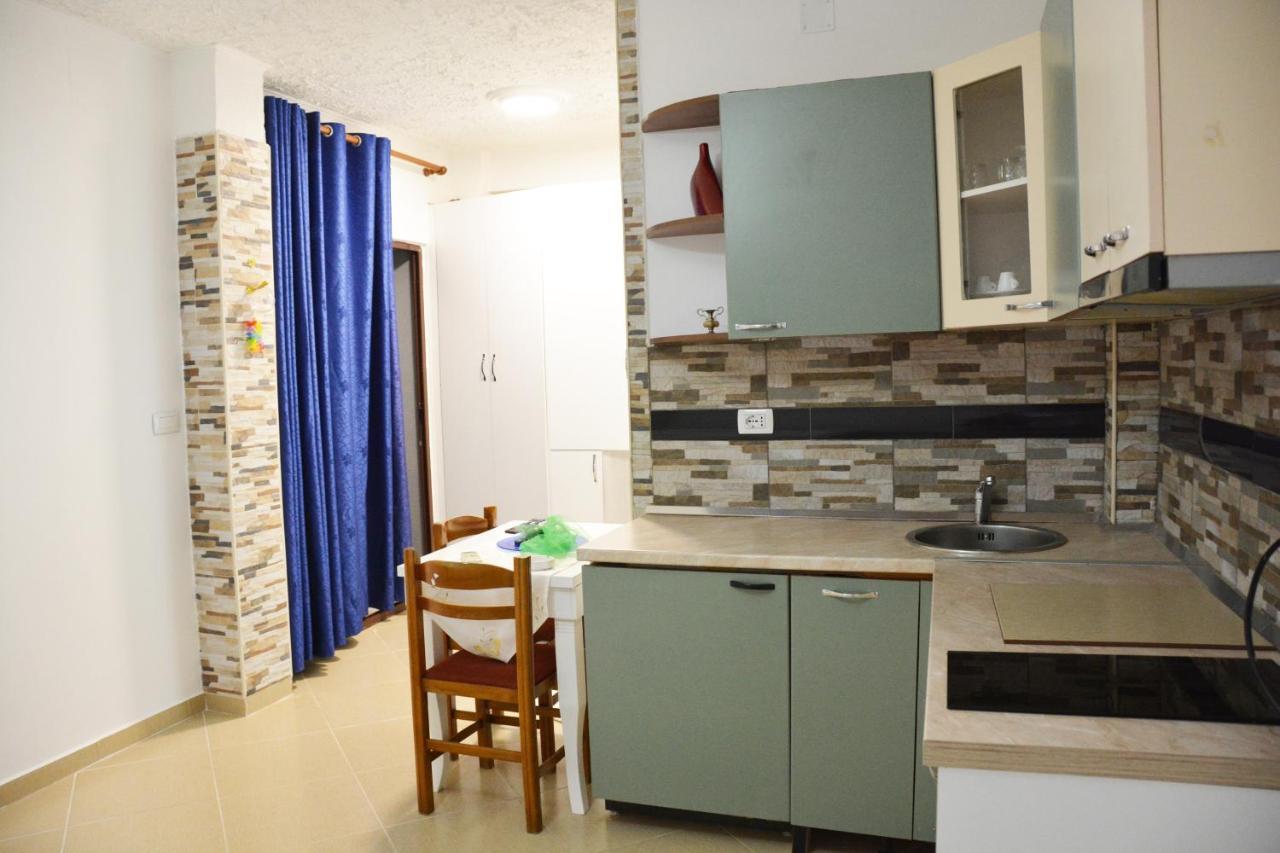 Mico'S Apartments Vlorë Extérieur photo