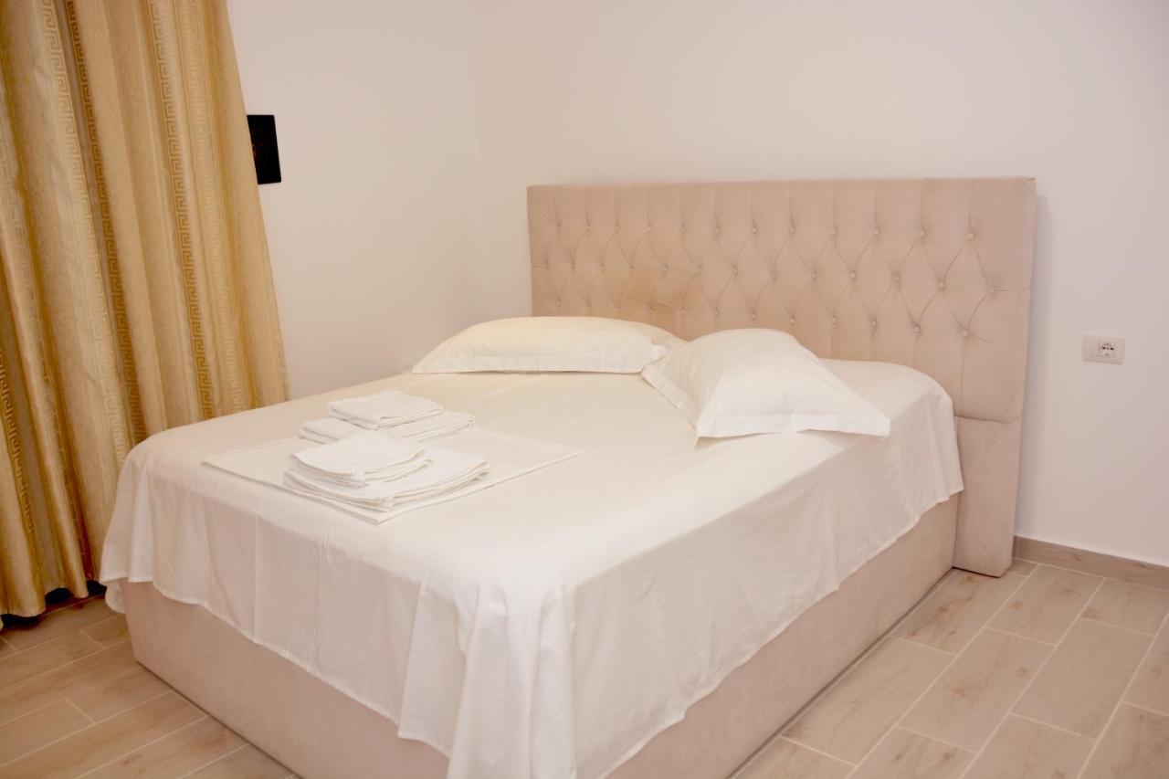 Mico'S Apartments Vlorë Extérieur photo