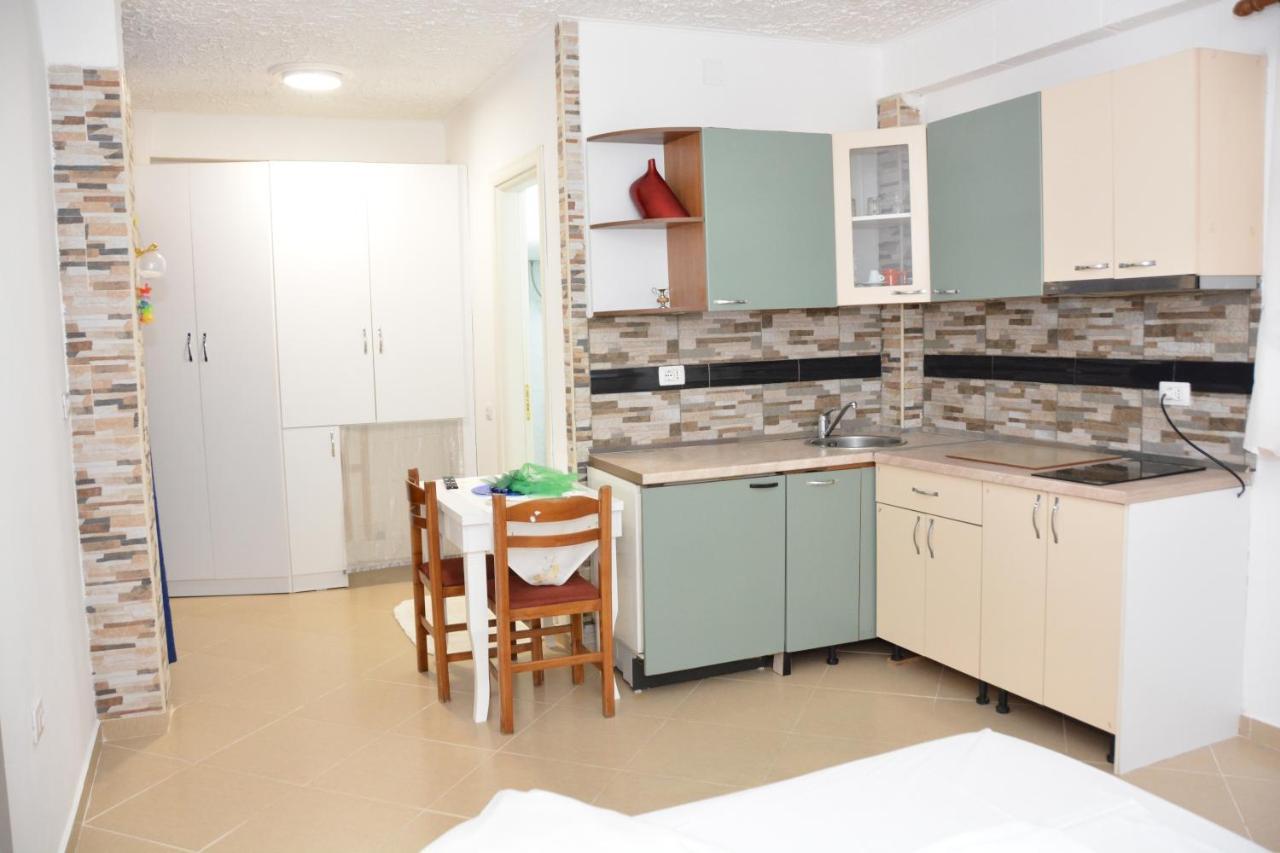 Mico'S Apartments Vlorë Extérieur photo