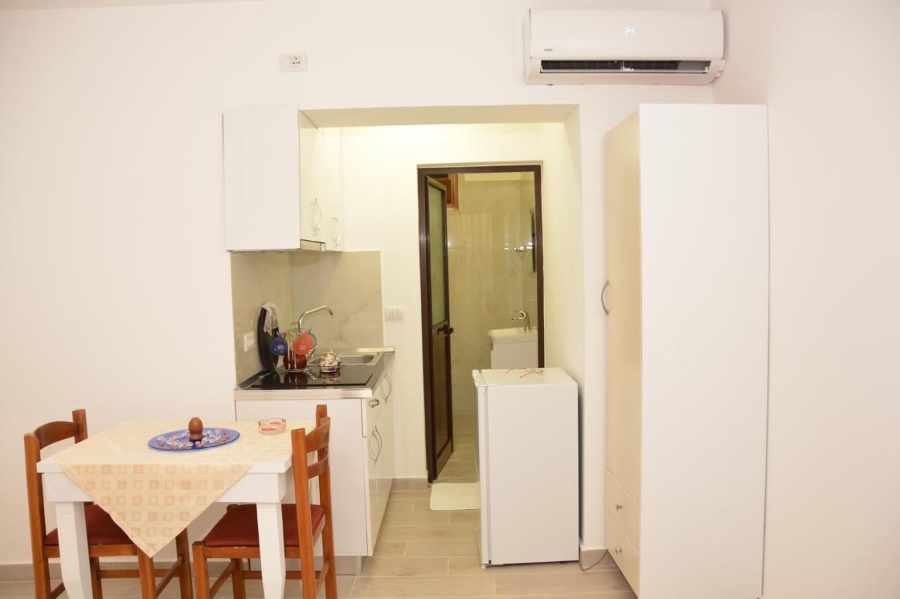 Mico'S Apartments Vlorë Extérieur photo
