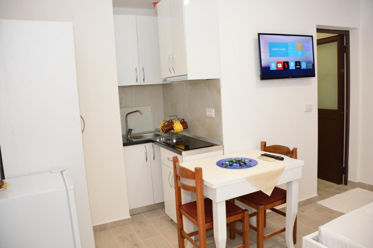 Mico'S Apartments Vlorë Extérieur photo