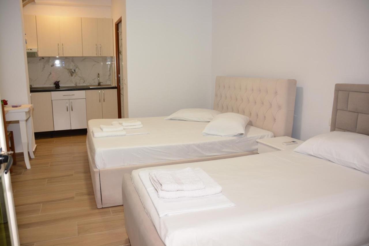 Mico'S Apartments Vlorë Extérieur photo