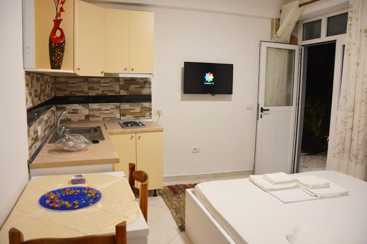 Mico'S Apartments Vlorë Extérieur photo