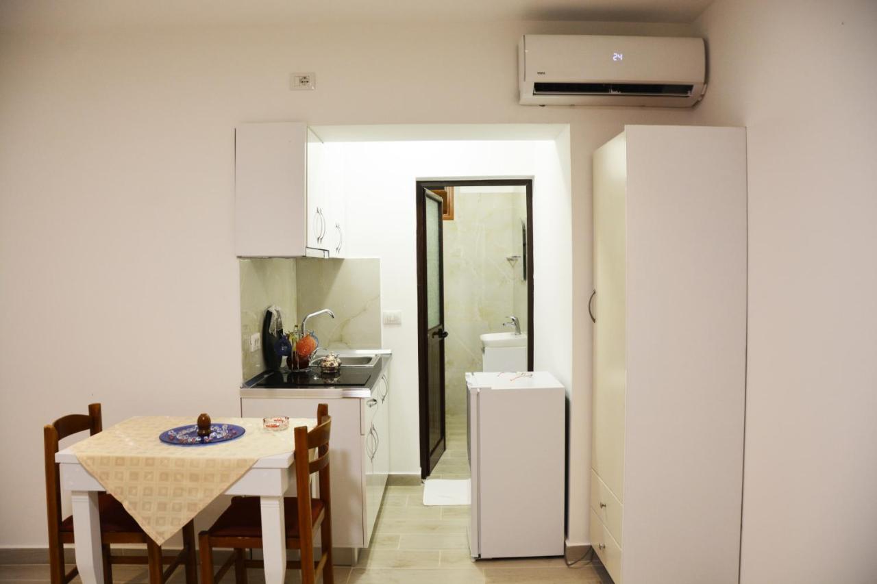 Mico'S Apartments Vlorë Extérieur photo