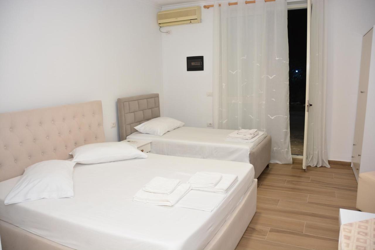 Mico'S Apartments Vlorë Extérieur photo