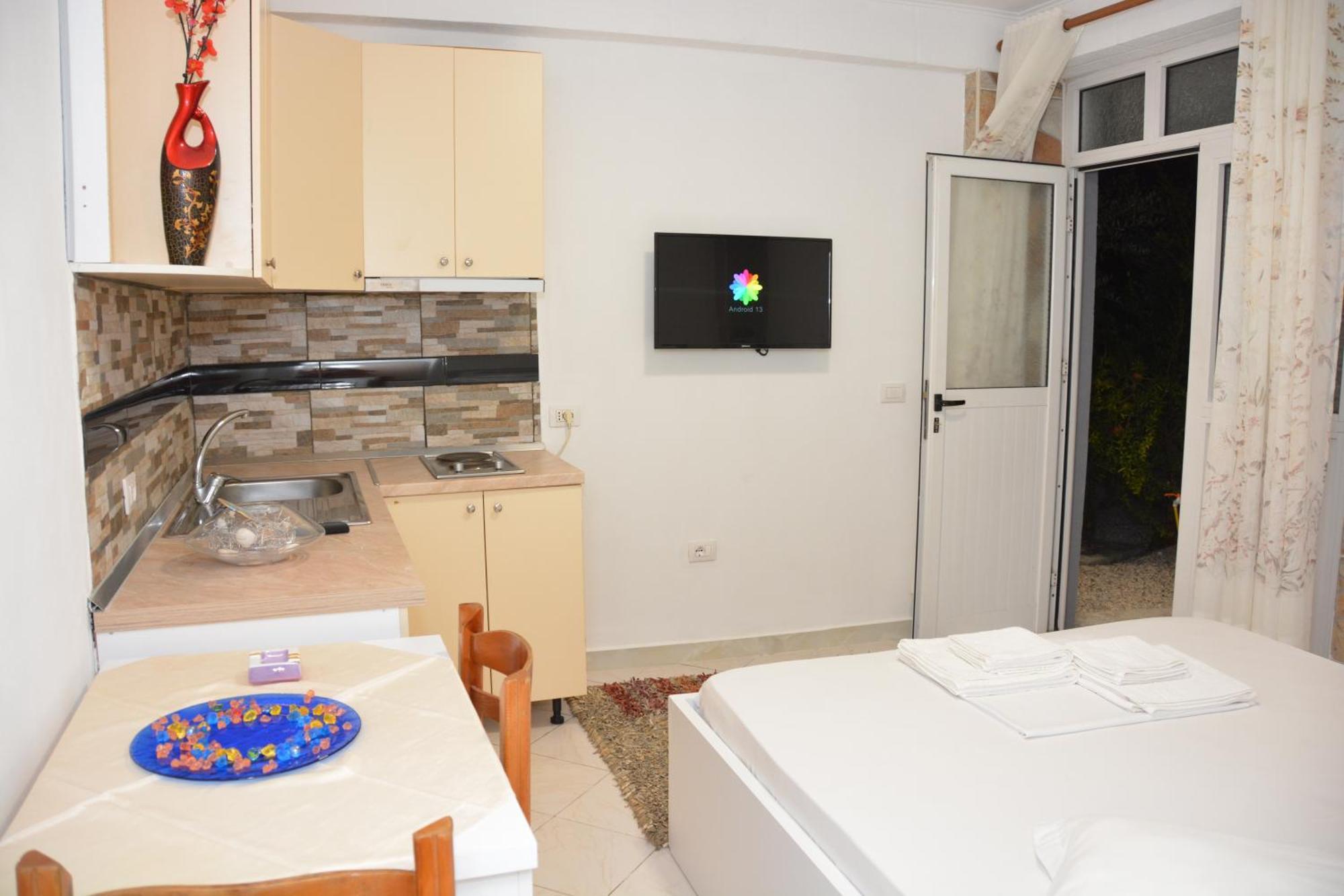 Mico'S Apartments Vlorë Extérieur photo