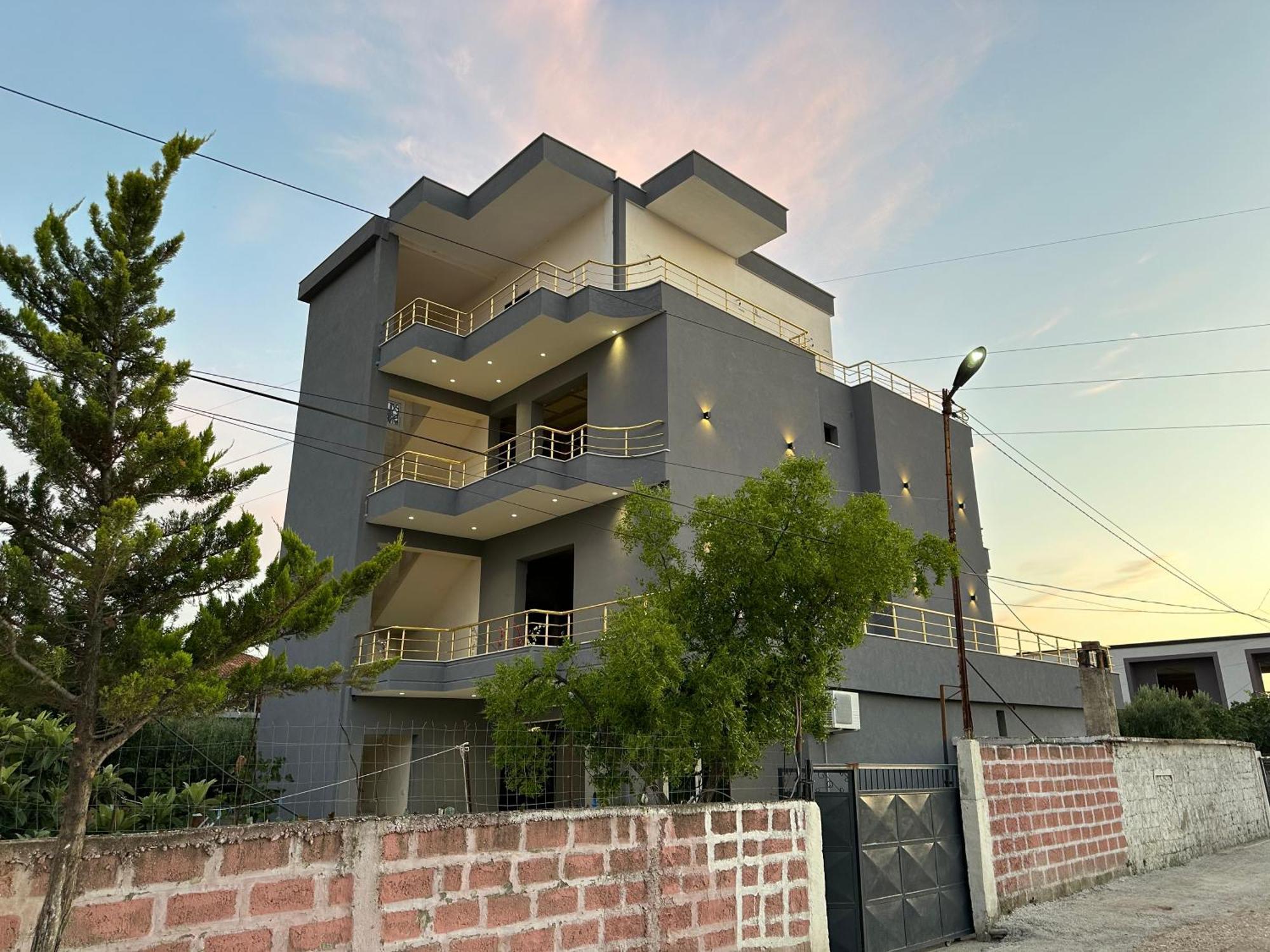 Mico'S Apartments Vlorë Extérieur photo